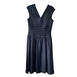 Adrianna Papell Dress Size 8 Navy Blue‎ V Neck Sleeveless Midi Pleated Party